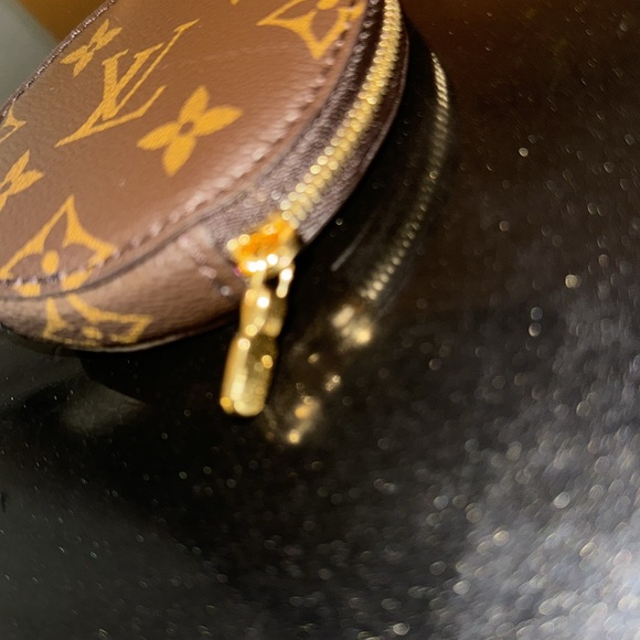LOUIS VUITTON MINI MNG PIVOINE - Picture 4 of 8